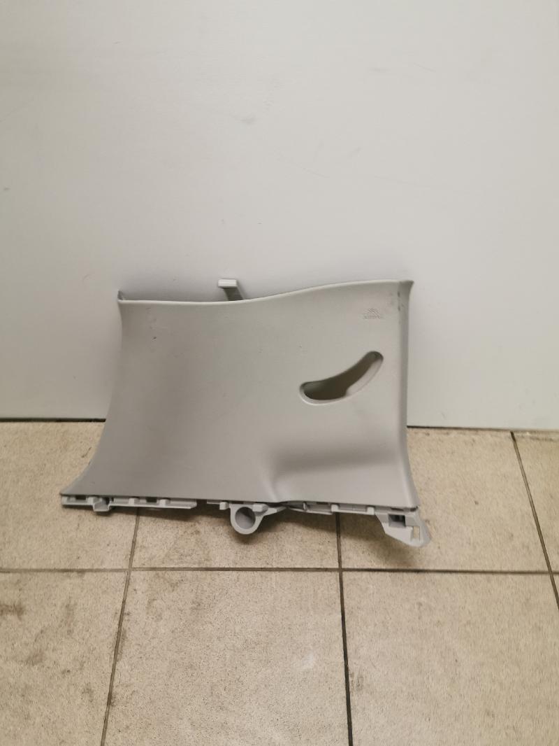 Nissan Leaf (ZE0) Berlina Leaf (EM57) RIVESTIMENTO MONTANTE POSTERIORE C DX 2010 769353NA0A 769353NA0A|NISSAN