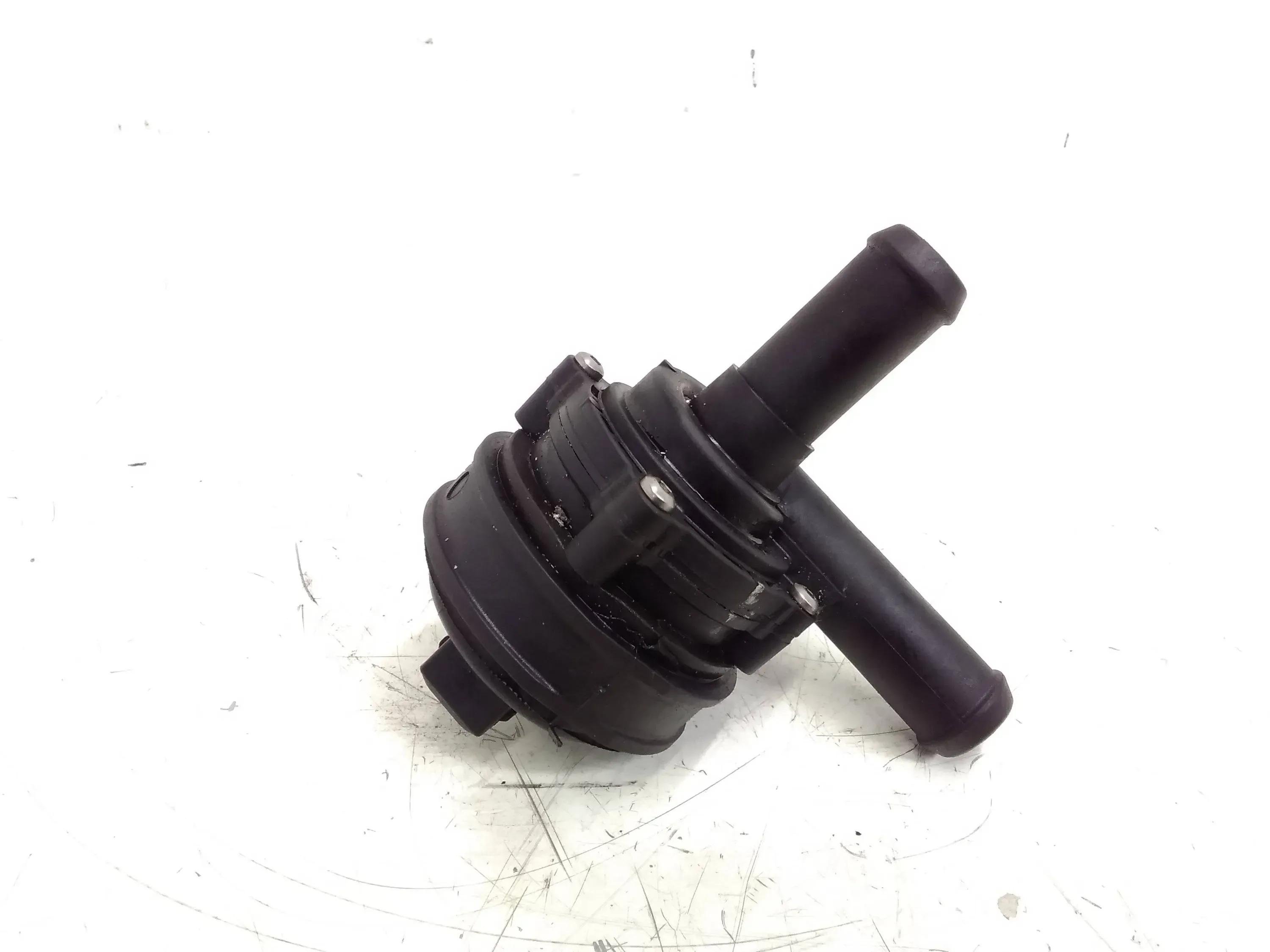 Cadillac CTS II Sedan 3.0 V6 24V (LF1) EXTRA WATER PUMP 2009 182970028 182970028|CADILLAC